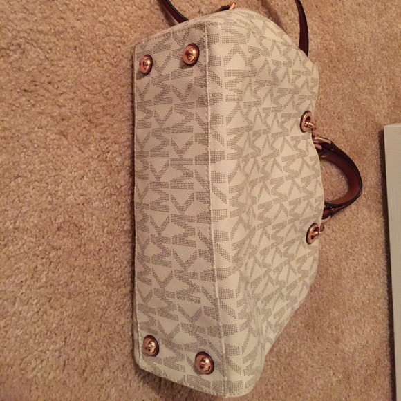 2014 Michael Kors Bag - Picture 4 of 6